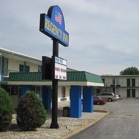 Regency Inn Of Naperville Exterior photo