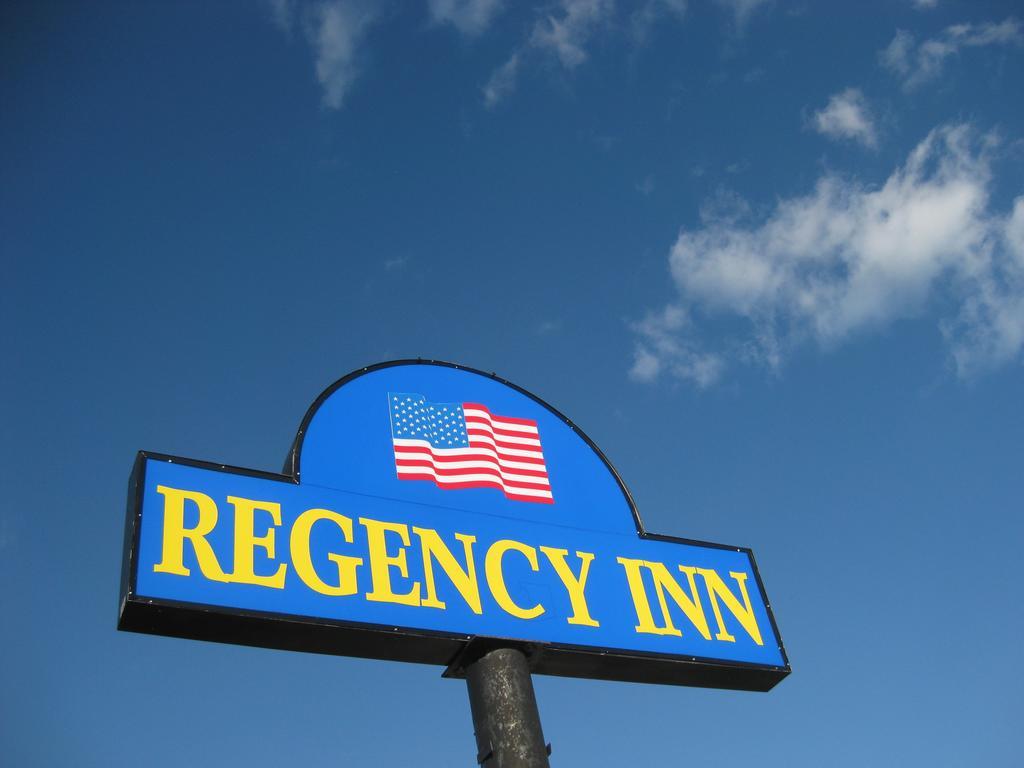 Regency Inn Of Naperville Exterior photo