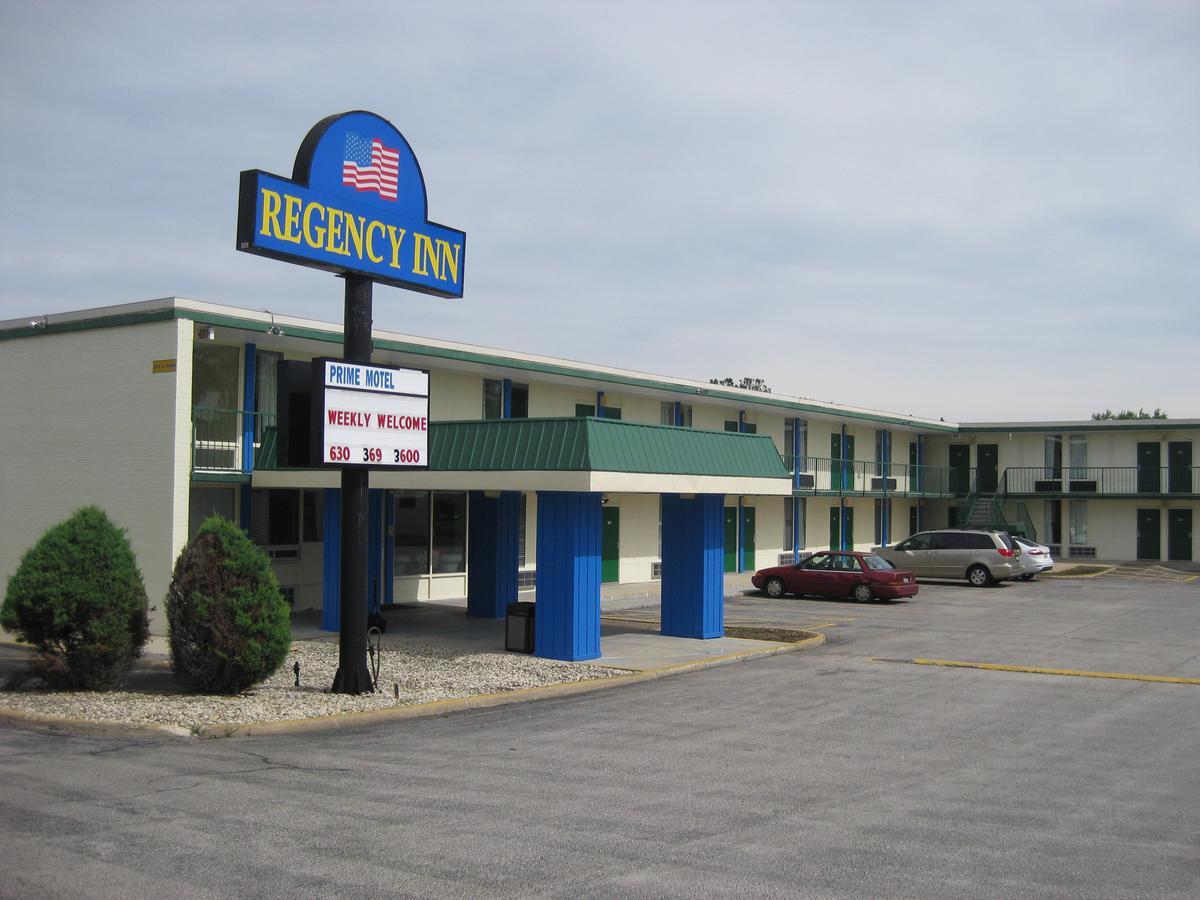 Regency Inn Of Naperville Exterior photo