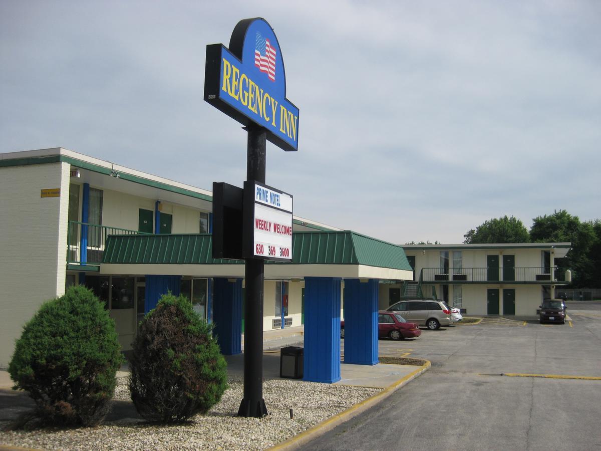Regency Inn Of Naperville Exterior photo