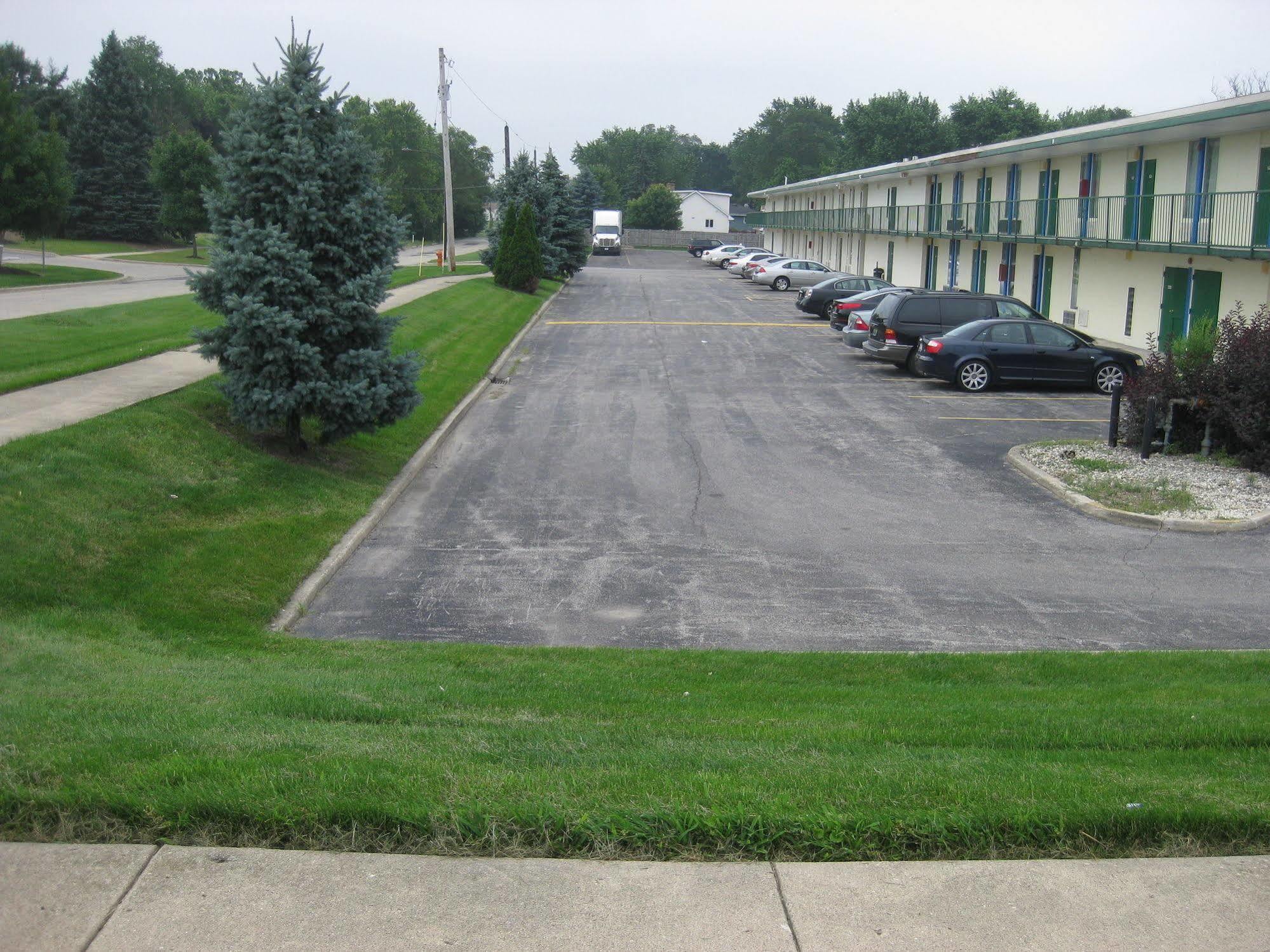 Regency Inn Of Naperville Exterior photo