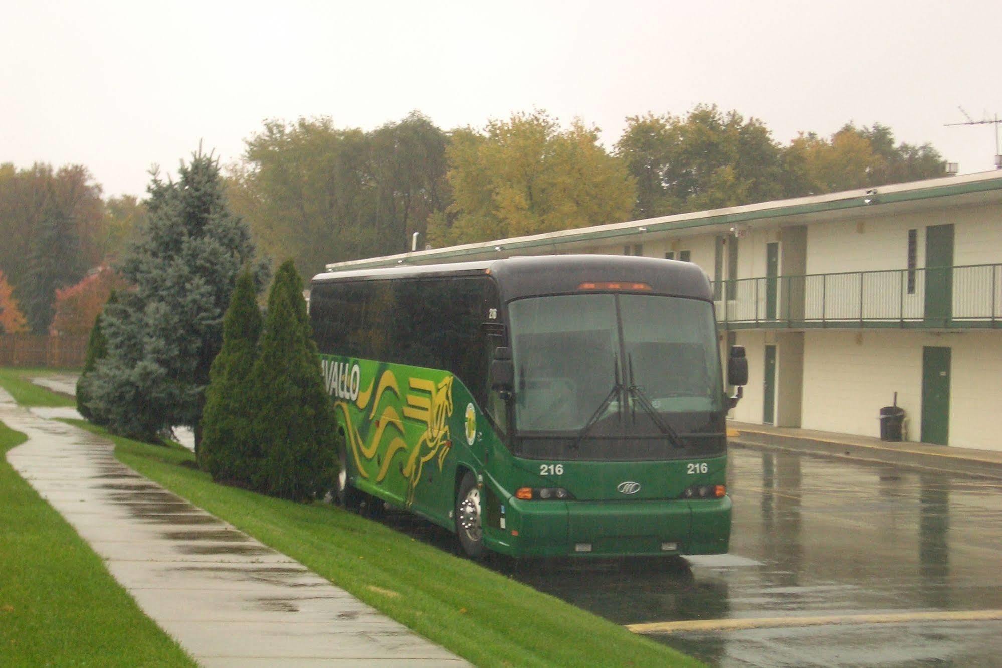 Regency Inn Of Naperville Exterior photo